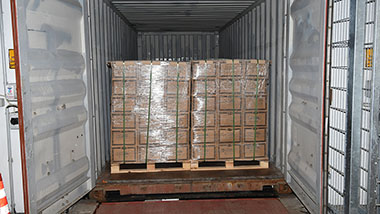 Vom BKA sichergestelltes Rauschgift in einem Container auf Paletten verpackt.